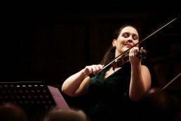 Lynda O'Connor, violinist – Photo Frances Marshall