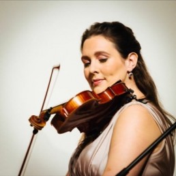 Lynda O'Connor, violinist
